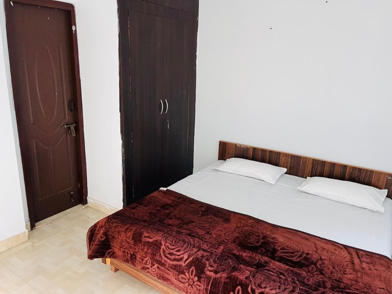 Kaushik Bhawan Hotel Rishikesh Luaran gambar